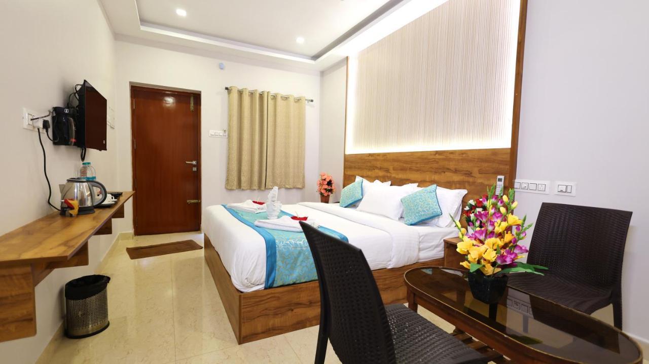 Hotel Grand Square 예르카우드 외부 사진